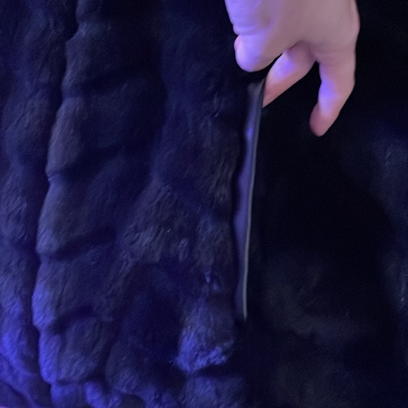 DKNY Miss Gallery Womens Hooded Heavyweight Faux Fur Coat with pockets. - Picture 6 of 6